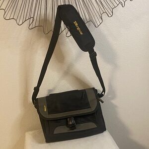 Targus Black Cross Body Case iPad Tablet Messenger Bag